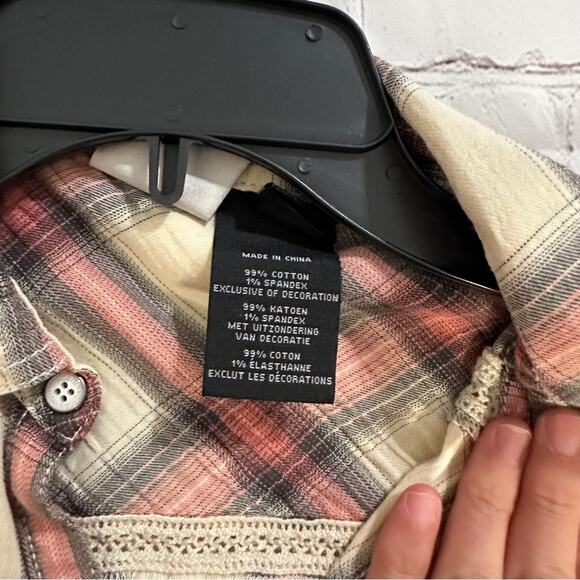 Women’s Harley Davidson button-down - Picture 8 of 8